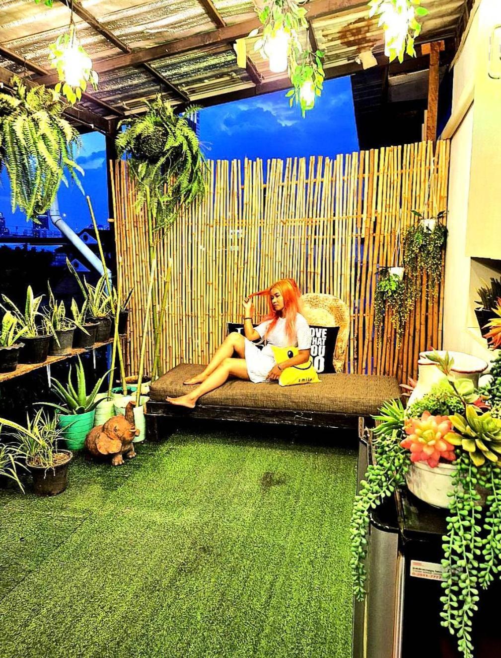 Ez Sleep @ Ratchada 19 Vandrarhem Bangkok Exteriör bild